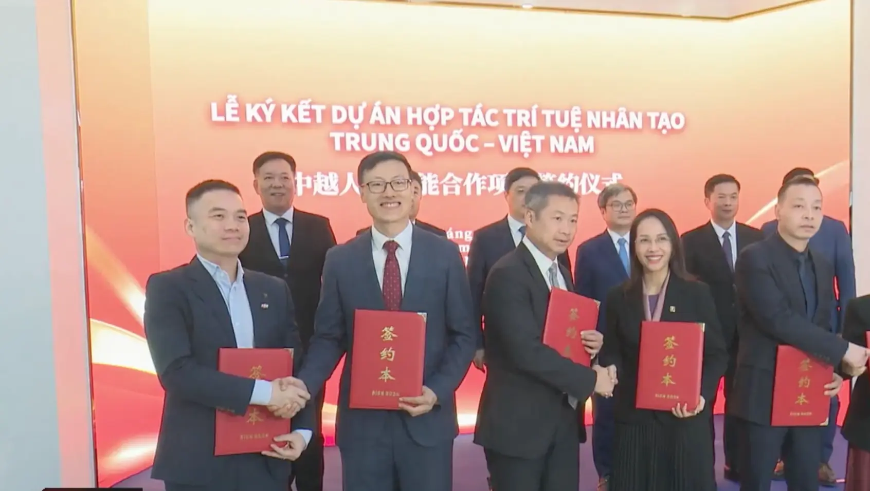 Hợp tác xây dựng trung tâm ứng dụng trí tuệ nhân tạo